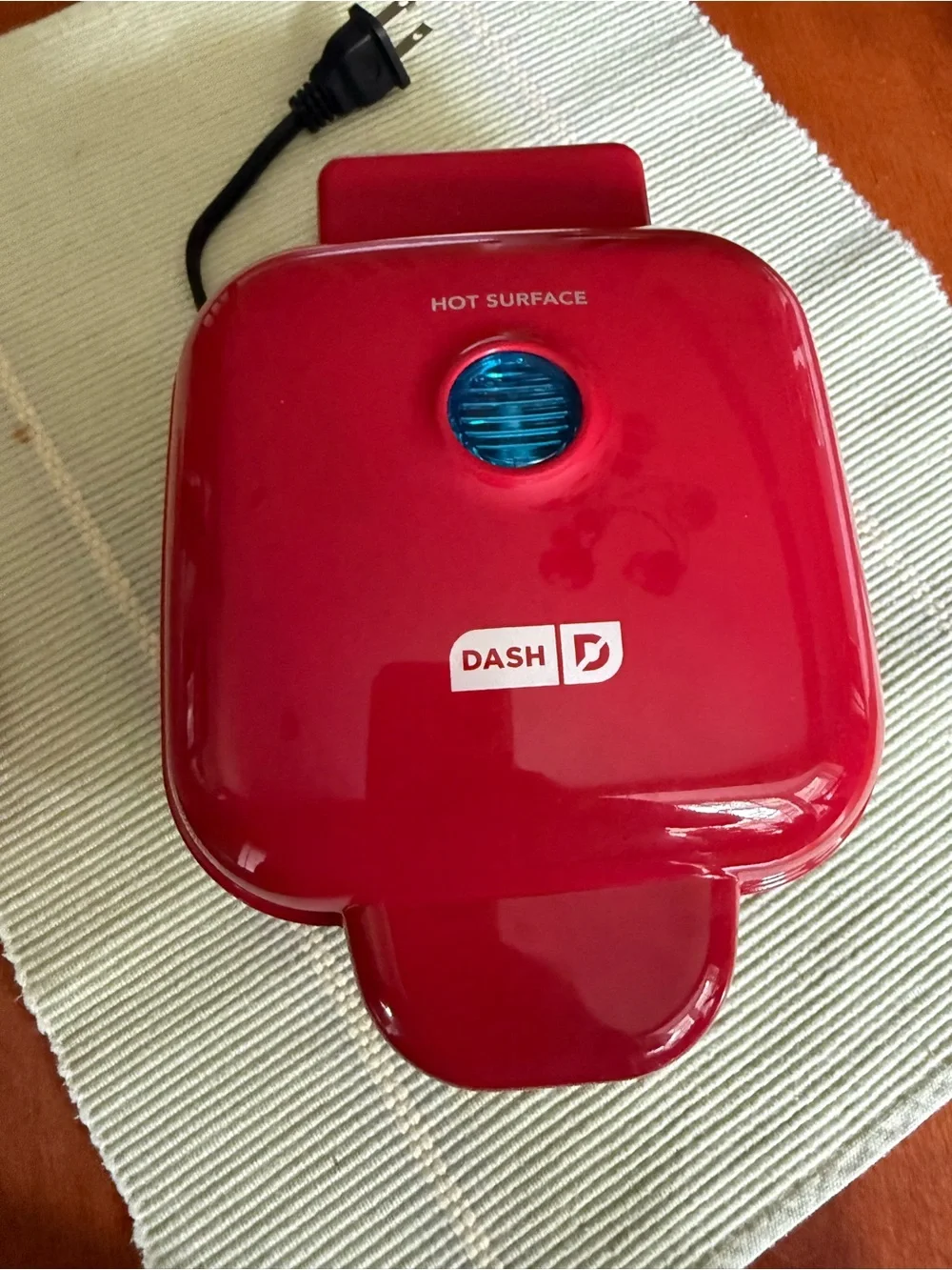 Dash Red Portable Egg Bite Maker — Compact Electric Breakfast Cooker